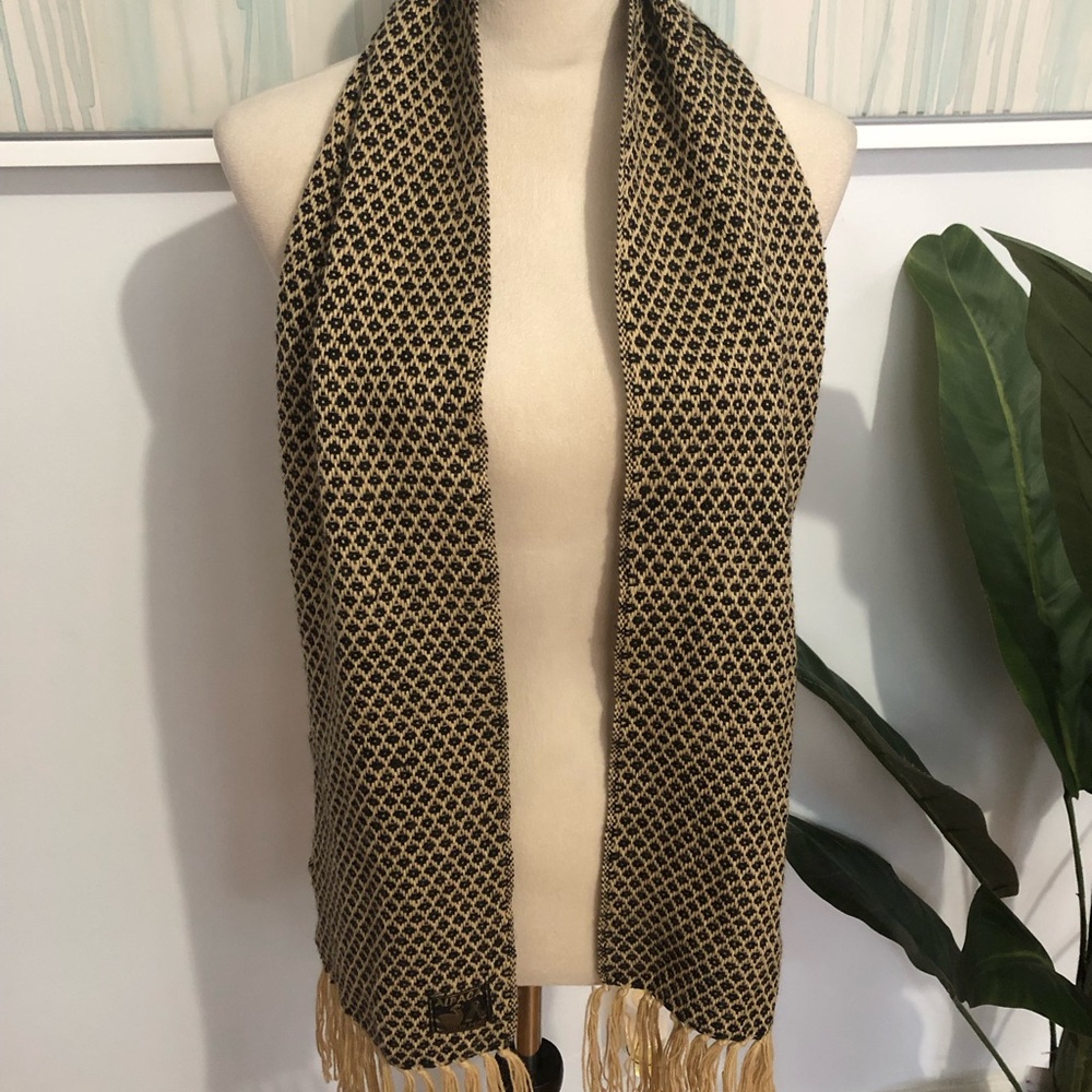 Elegant Black and Tan Scarf - Picture 2 of 5